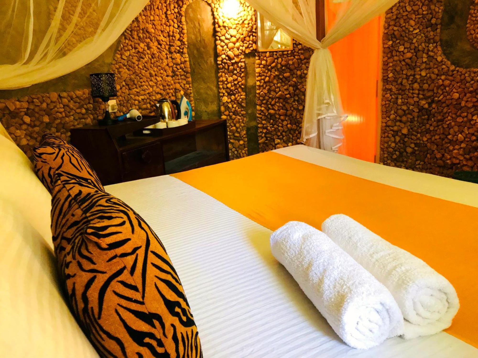 Villa Atha Safari & Riverside Udawalawe