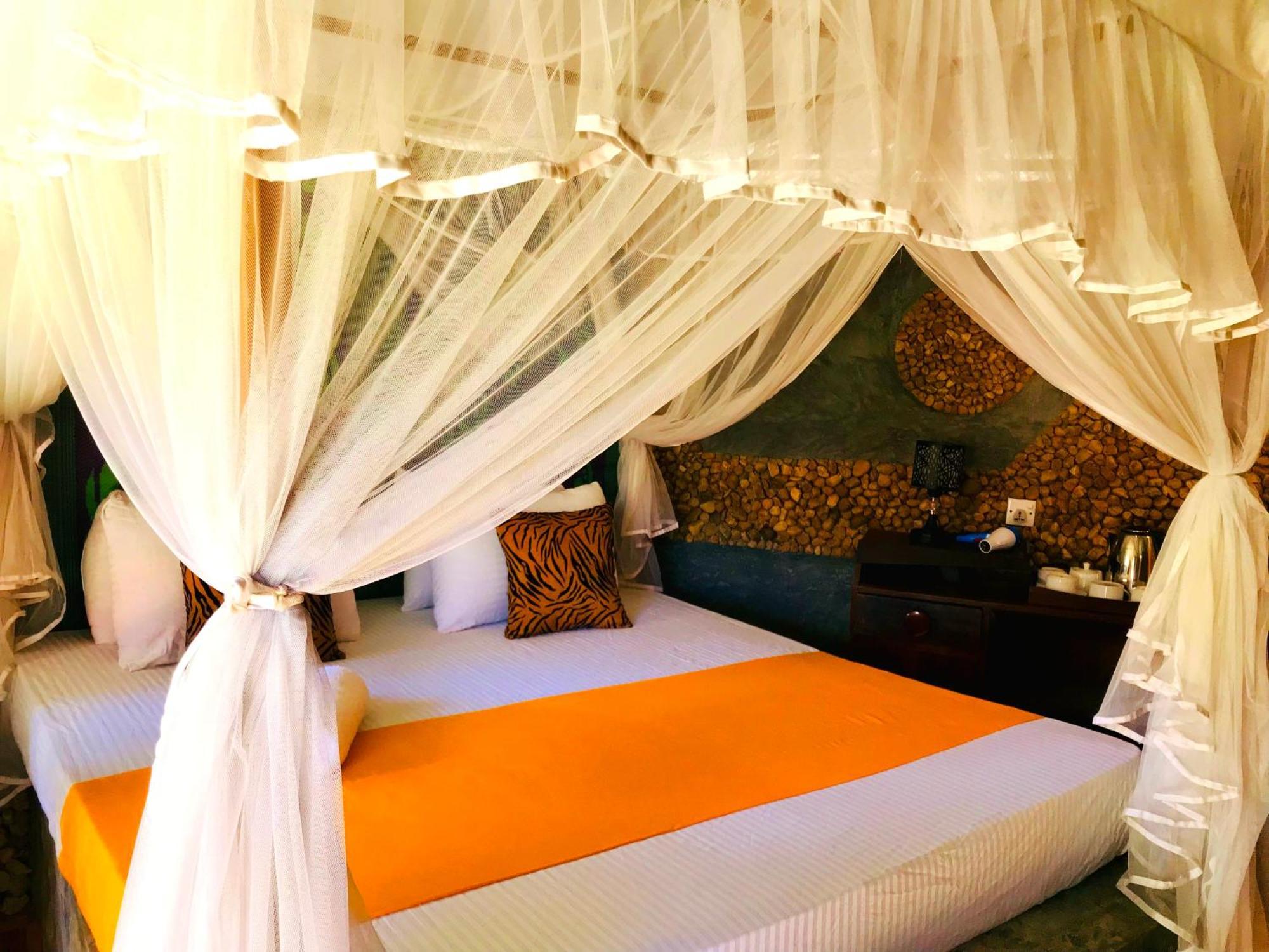 Villa Atha Safari & Riverside Udawalawe